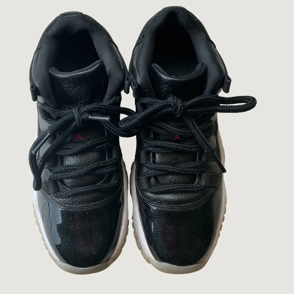 Jordan 11 Retro Low 72-10 Black Gym Red White 528896-001 Kids Size 5.5Y